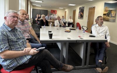 Partneriaid Diwydiant yn Archwilio Dyfodol Warysau yn Academi Sgiliau JCB