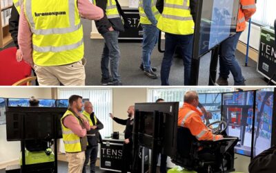 Tîm Kronospan yn Ymweld ag Academi Sgiliau JCB i Brofi Technoleg Efelychydd